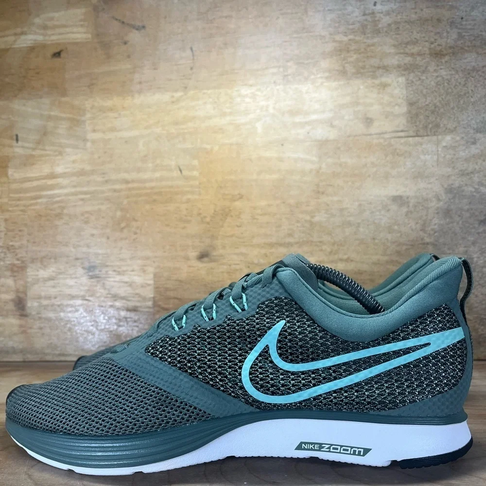 Nike Air Zoom Strike Mens Size 11 Running Shoes Sneakers Green AJ0189-301